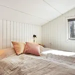 5 Star Holiday Home In Nexo Holiday home *
